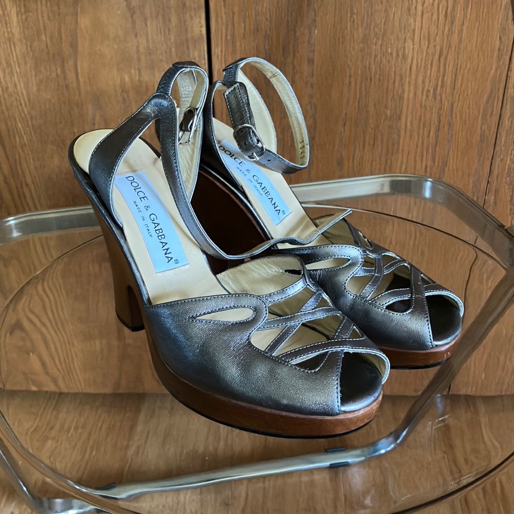 Preloved Dolce & Gabbana metallic silver wedge heels!